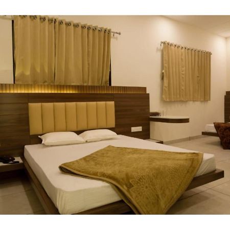 Hotel Govindam, Ujjain Eksteriør billede