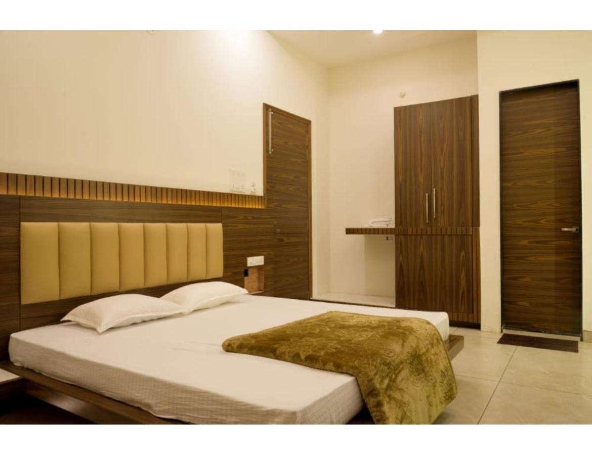 Hotel Govindam, Ujjain Eksteriør billede