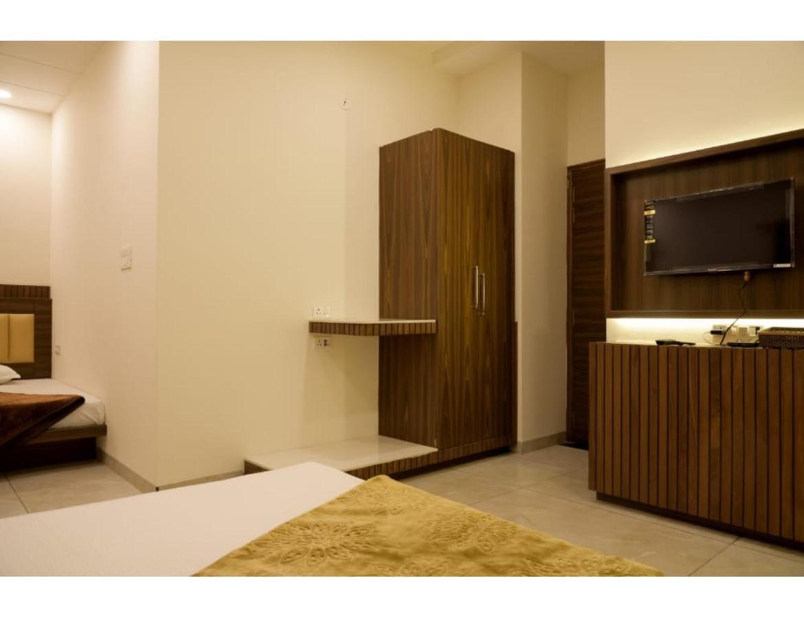 Hotel Govindam, Ujjain Eksteriør billede