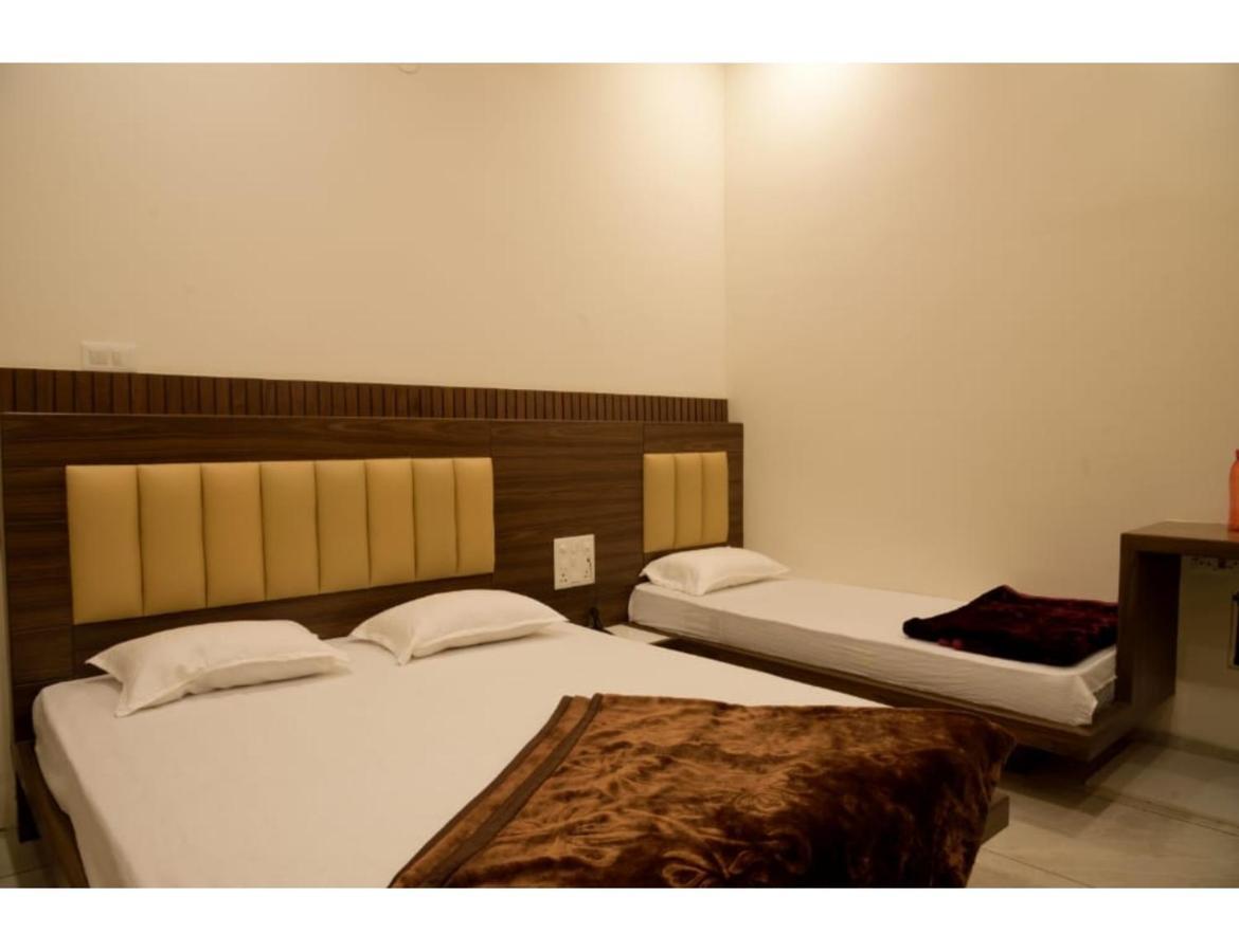 Hotel Govindam, Ujjain Eksteriør billede