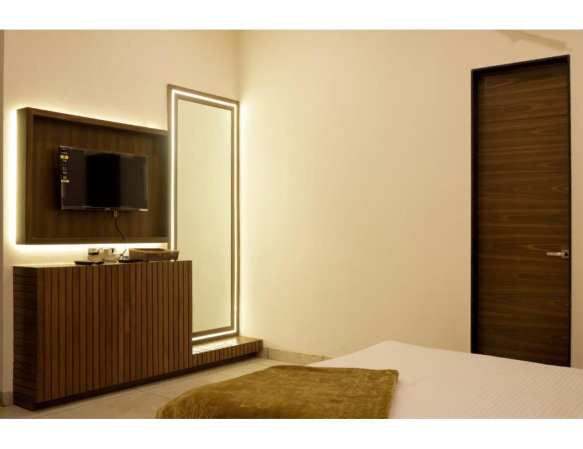Hotel Govindam, Ujjain Eksteriør billede