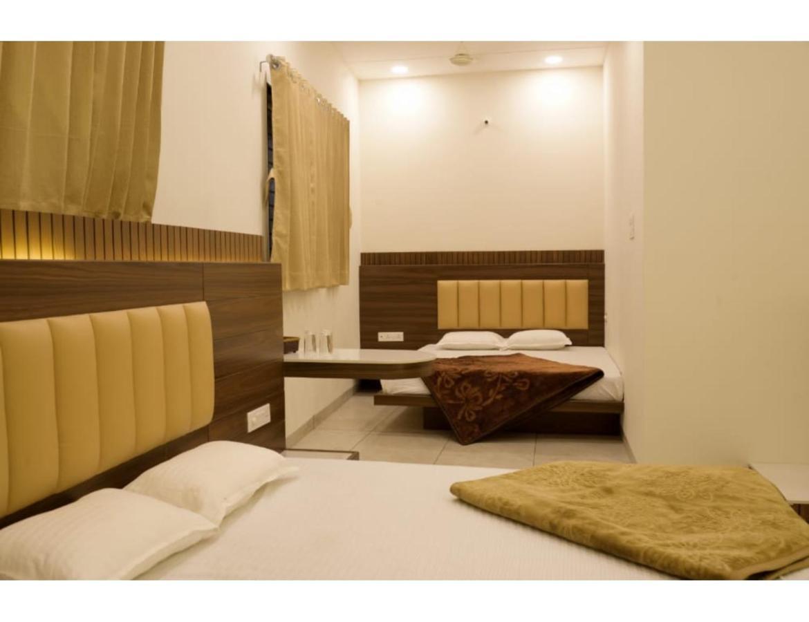 Hotel Govindam, Ujjain Eksteriør billede