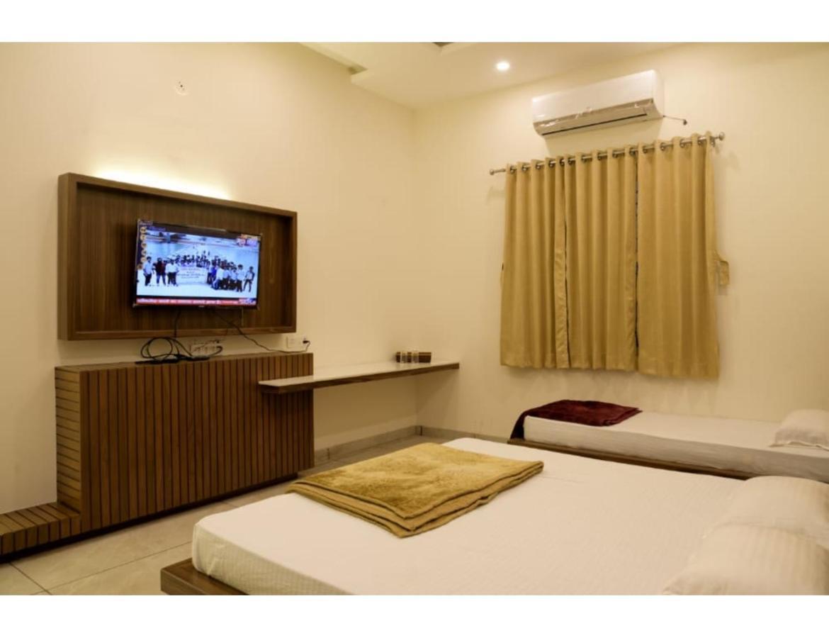 Hotel Govindam, Ujjain Eksteriør billede